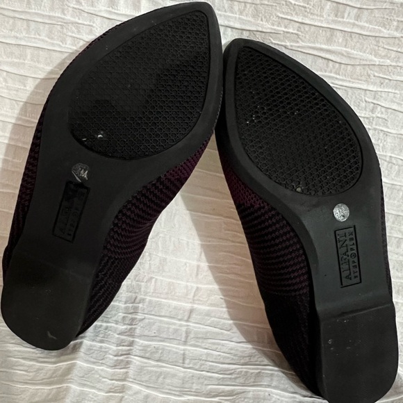 ALFANI Women's Burgundy Flats size 7w - Picture 4 of 10